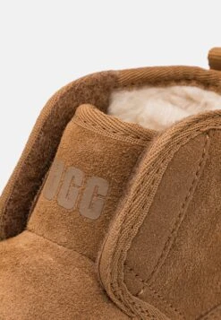 Ugg Accessible Neumel Ez-Fit Unisex - Korte Laarzen - Chestnut 11 Ugg Accessible Neumel Ez-Fit Unisex - Korte Laarzen - Chestnut -Schoenenpromotie Winkel 0d9ca48353be40a4a13fe8b7f99f5a42