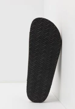 Pier One Unisex - Pantoffels - Brown 10 Pier One Unisex - Pantoffels - Brown -Schoenenpromotie Winkel 23e143c048ee4fd8b5e22a3556ccfbfb