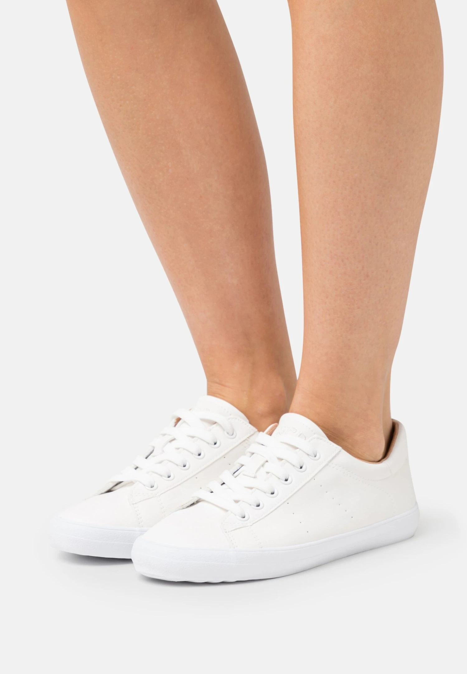 ESPRIT Sneakers Laag - Off White 1 ESPRIT Sneakers Laag - Off White