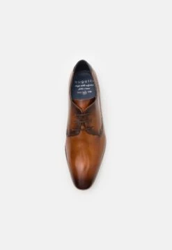 Bugatti Morino - Veterschoenen - Cognac 9 Bugatti Morino - Veterschoenen - Cognac -Schoenenpromotie Winkel 2c4015fffa7f4eeeb57c4f0449842000
