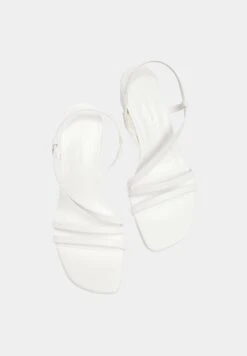 PULL & BEAR Absatz Mit Gekreuzten Riemen - Sandalen - White 7 PULL & BEAR Absatz Mit Gekreuzten Riemen - Sandalen - White -Schoenenpromotie Winkel 305a1c9e81c04cc9869bb8f76d0da0d9