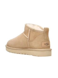 Ugg Classic Ultra Mini - Korte Laarzen - Sand 7 Ugg Classic Ultra Mini - Korte Laarzen - Sand -Schoenenpromotie Winkel 351ead526521466aa551436db67932ee