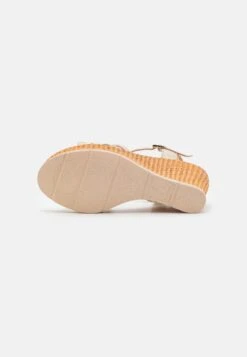 Tamaris Sandalen Met Hoge Hak - Light Gold -Schoenenpromotie Winkel 3ab0ff6d800a43aca71764f56797bcab