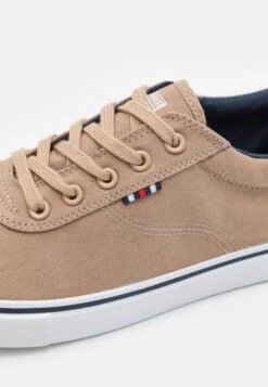 Pier One Unisex - Sneakers Laag - Brown 11 Pier One Unisex - Sneakers Laag - Brown -Schoenenpromotie Winkel 3d8d930a9d594a348d328f3c83bbc354