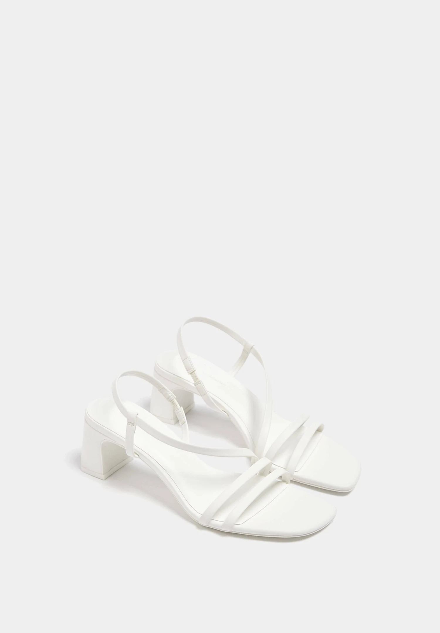 PULL & BEAR Absatz Mit Gekreuzten Riemen - Sandalen - White 2 PULL & BEAR Absatz Mit Gekreuzten Riemen - Sandalen - White - Afbeelding 2