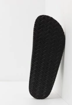 Pier One Unisex - Pantoffels - Black -Schoenenpromotie Winkel 4a735c24e60449a29969a0148d036b07