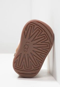 Ugg Jorie - Korte Laarzen - Chestnut -Schoenenpromotie Winkel 550b15f6835d4eaba36d267c8cbf7d7c