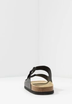 Pier One Unisex - Pantoffels - Black -Schoenenpromotie Winkel 6792cddf649c4c73afdf1fc19e95f07f