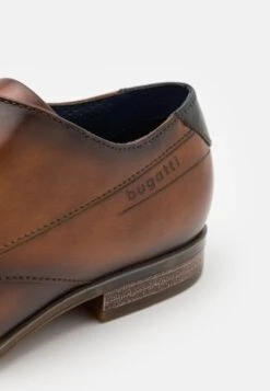 Bugatti Morino - Veterschoenen - Cognac 11 Bugatti Morino - Veterschoenen - Cognac -Schoenenpromotie Winkel 7305182c8d4f43a3a258aebad967864b