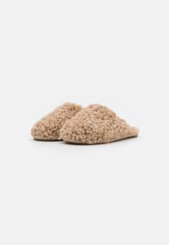 Ugg Maxi Curly Slide - Pantoffels - Sand 8 Ugg Maxi Curly Slide - Pantoffels - Sand -Schoenenpromotie Winkel 78ba8cb5354e4d749fce1bcfc355f5ff