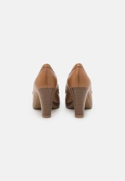 Pier One Leather- Klassieke Pumps - Cognac -Schoenenpromotie Winkel b1e0543a71904ff9ab3887fb1678f565