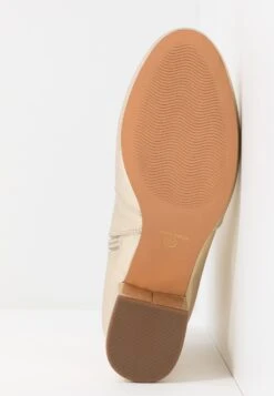 Anna Field Korte Laarzen - Gold 13 Anna Field Korte Laarzen - Gold -Schoenenpromotie Winkel c469a4e915e944edacb7db551c6d118c