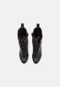 Anna Field Enkellaarsjes Met Hoge Hak - Black 11 Anna Field Enkellaarsjes Met Hoge Hak - Black -Schoenenpromotie Winkel e48f429b49374cf3ab17edfcb48a7af4